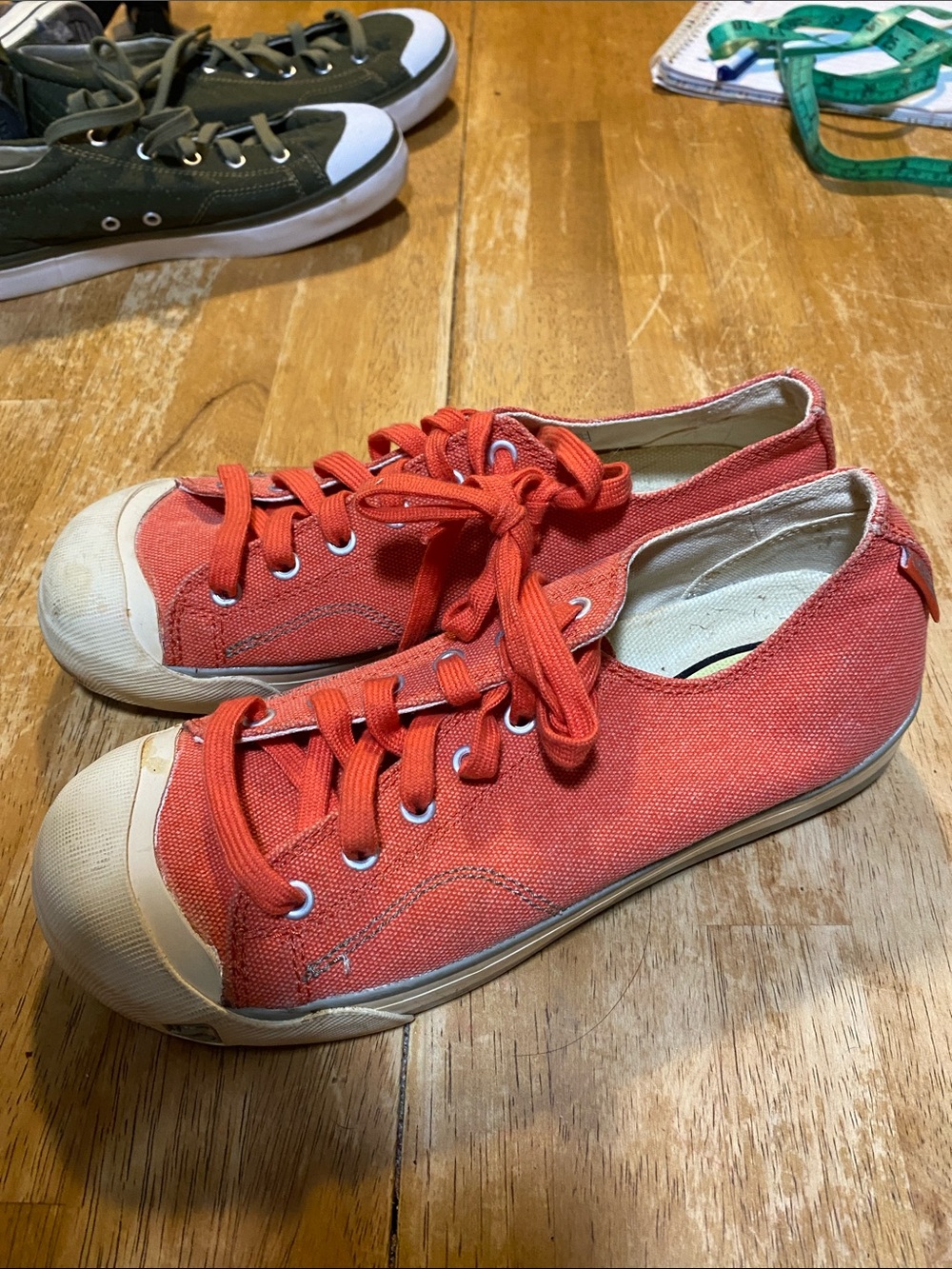 Beautiful Keen Women's Coral Canvas Lace-Up Sneakers - Picture 8 of 10